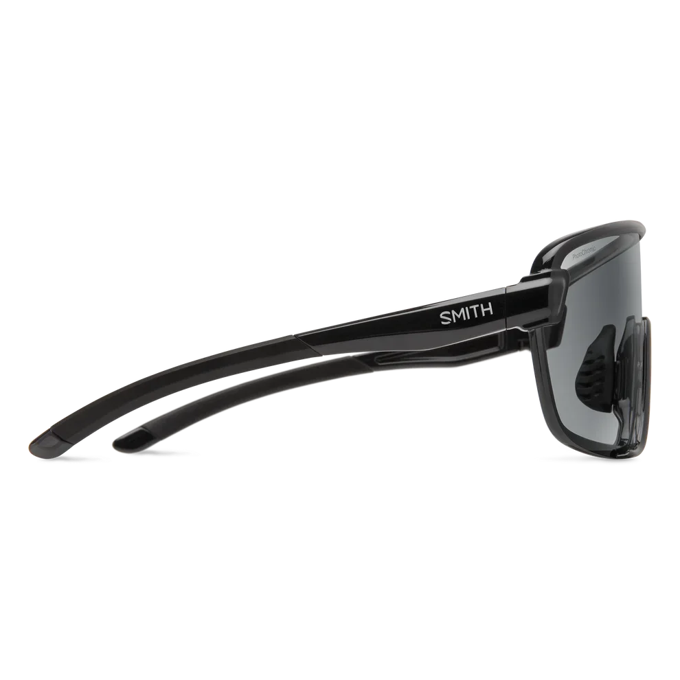 Smith Bobcat Sunglasses (Matte Black/ChromaPop Photochromic Clear To Gray)